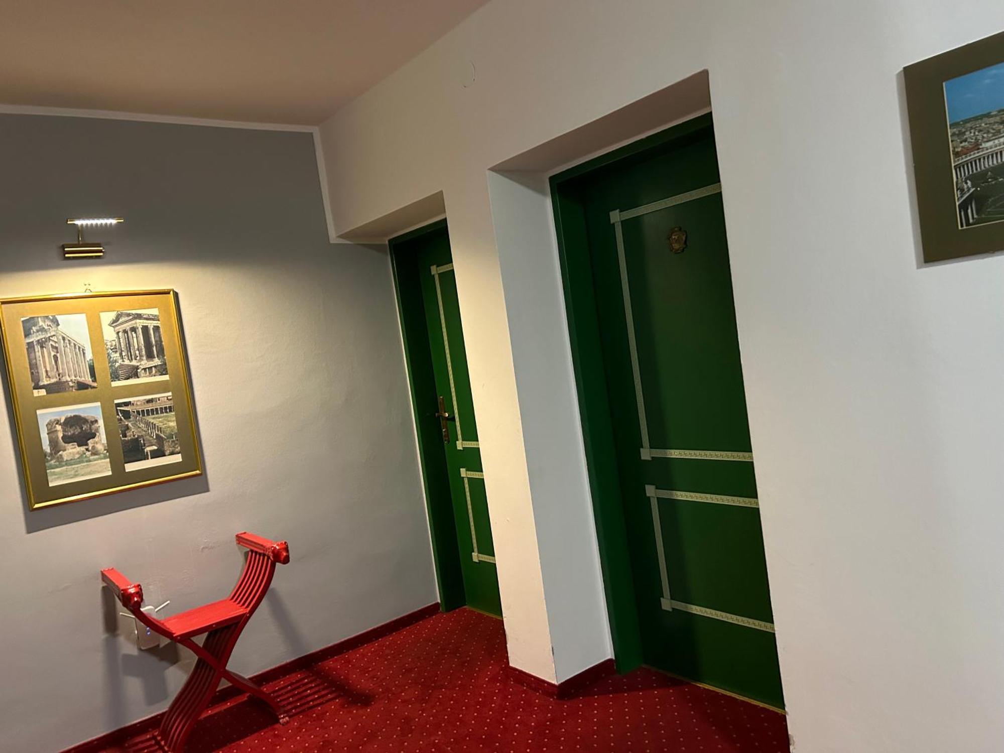 "Am Limes" Hotel Enns Exterior foto